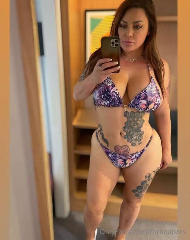 Rara Curves Photo #5