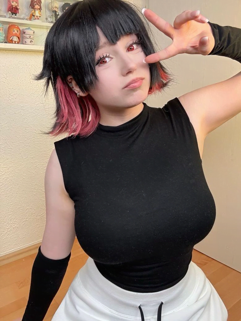 Upminaa Photo #198