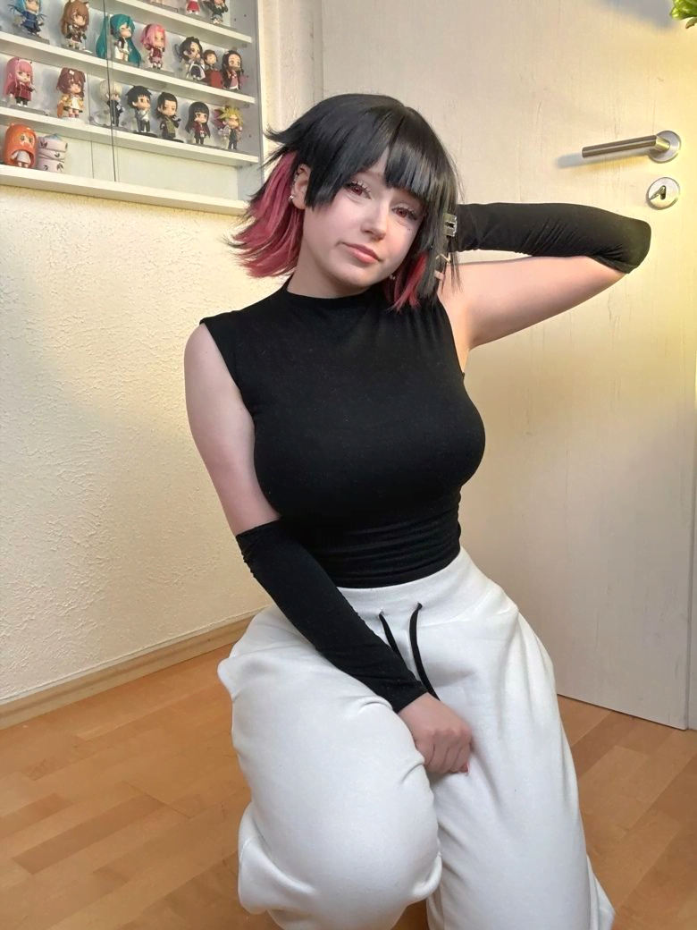 Upminaa Photo #199