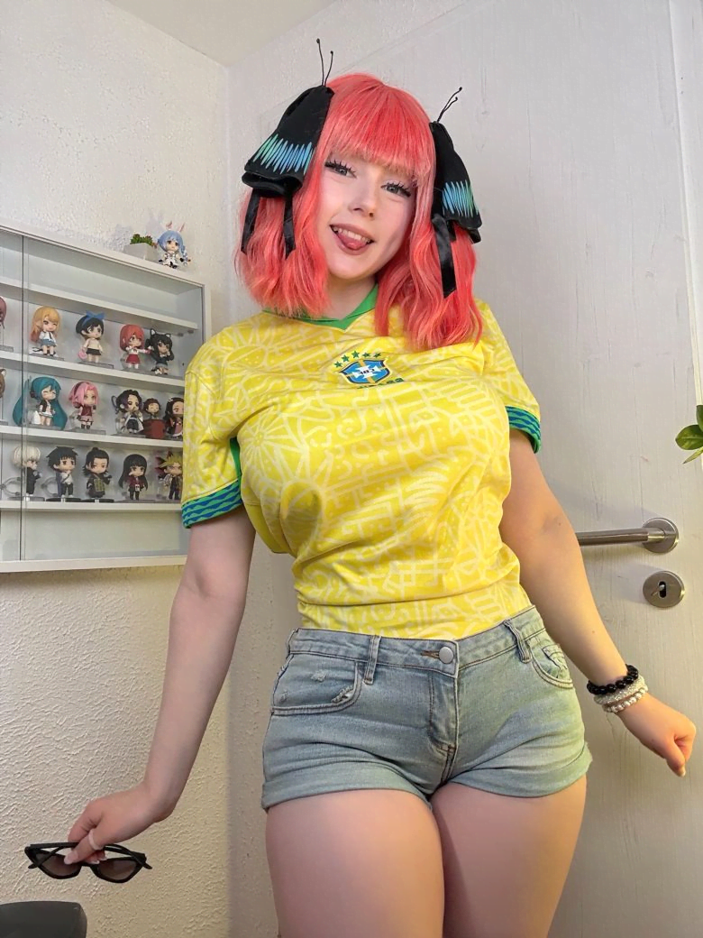 Upminaa Photo #204