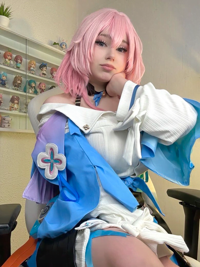 Upminaa Photo #240