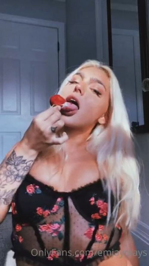 Emily Rinaudo Video #62