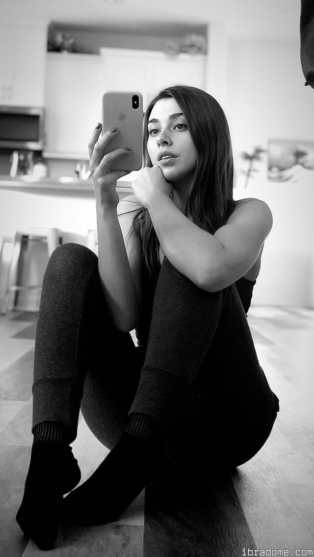 Molly Bennett Photo #18