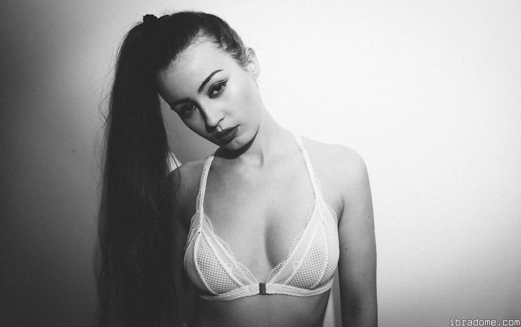 Anna Zapala Photo #184