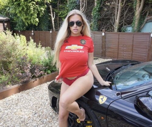 Lucy Nicholson Photo #129