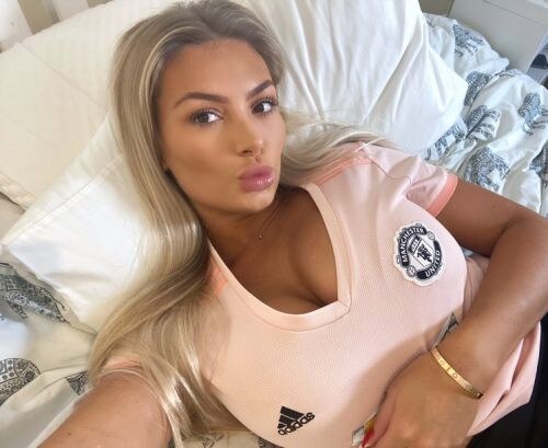 Lucy Nicholson Photo #190