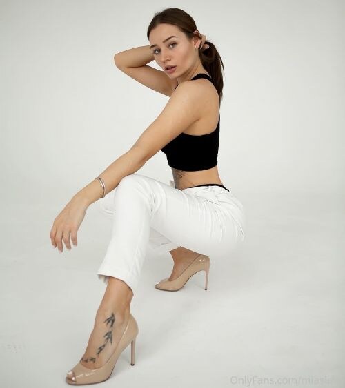 Alice Redlips Photo #31