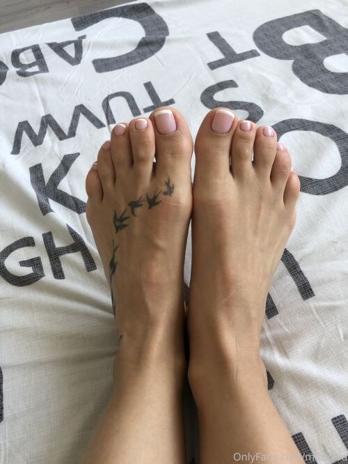 Alice Redlips Photo #160