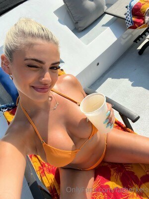 Kelsey Calemine Photo #4