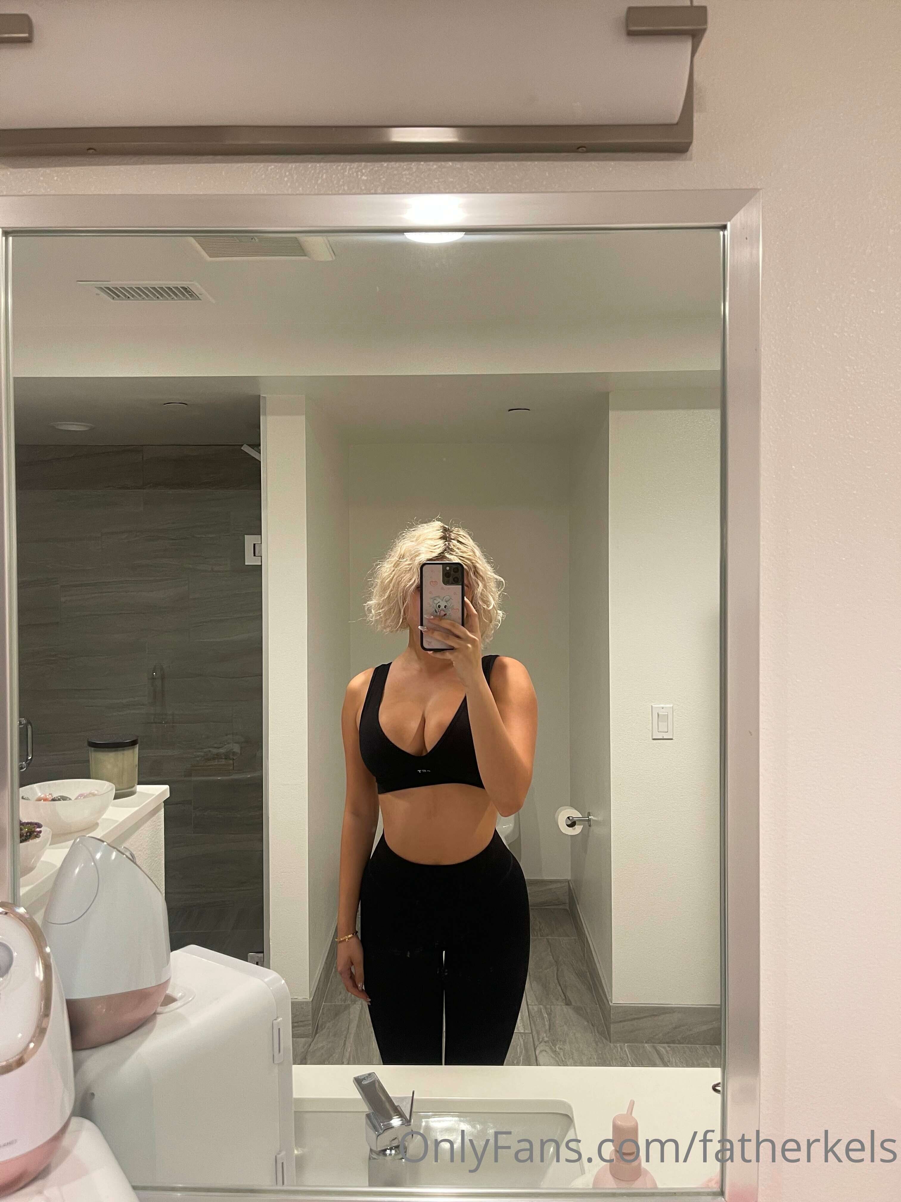 Kelsey Calemine Photo #9