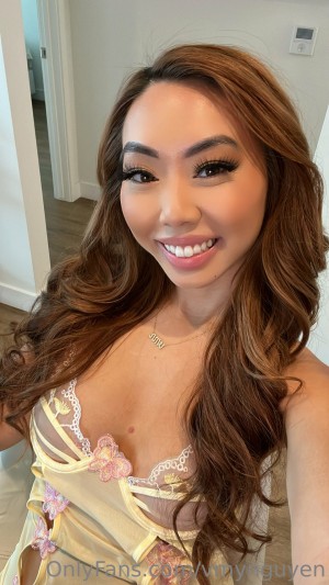 Victoria Nguyen Photo #196