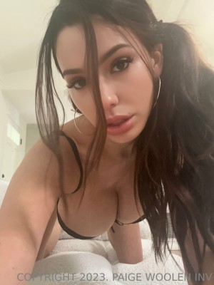 Paige Woolen Photo #128