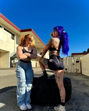 Strongwaifu Photo #109