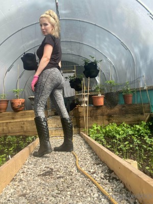 Georgie Lyall Photo #41