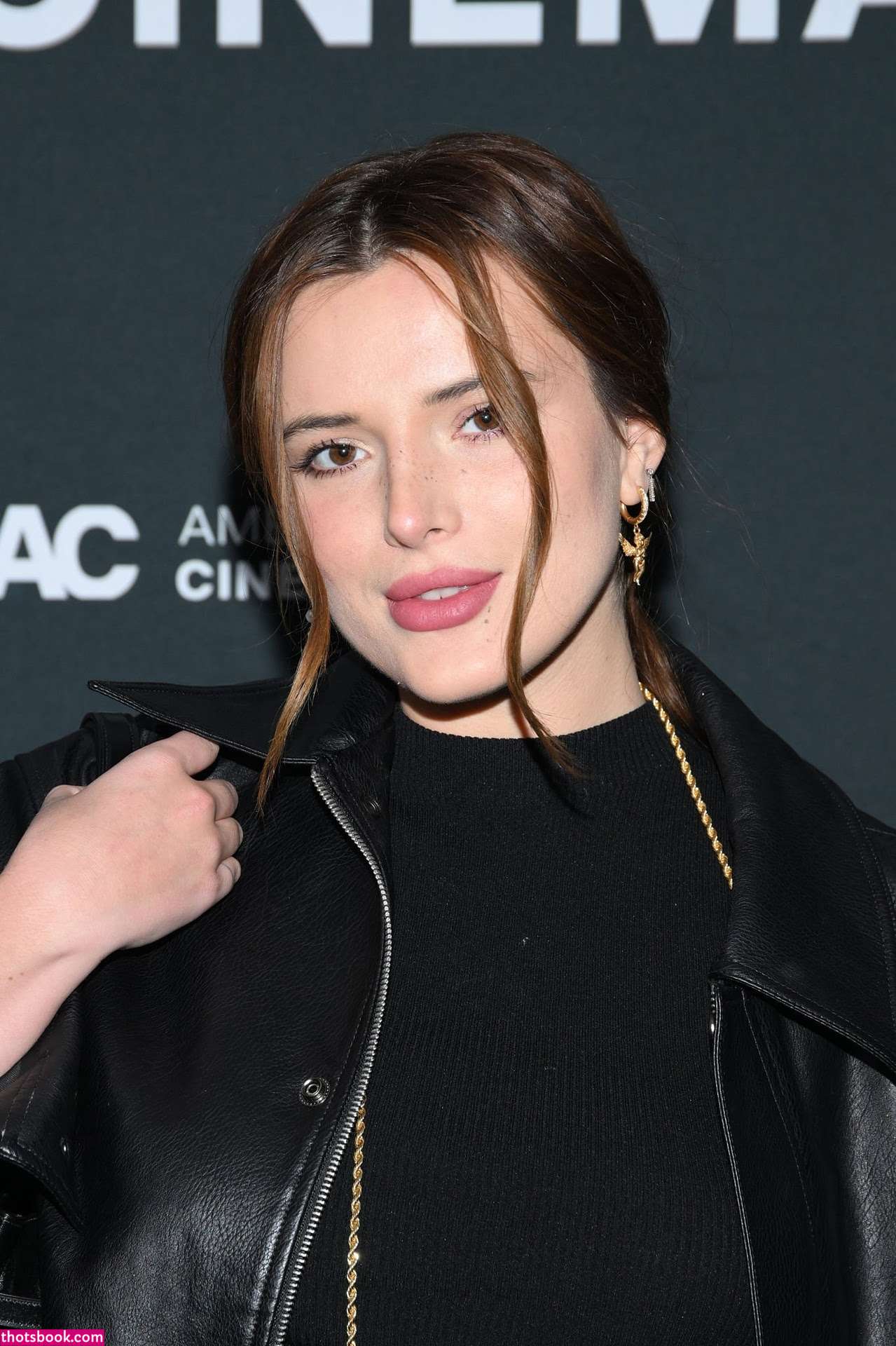 Bella Thorne Photo #290