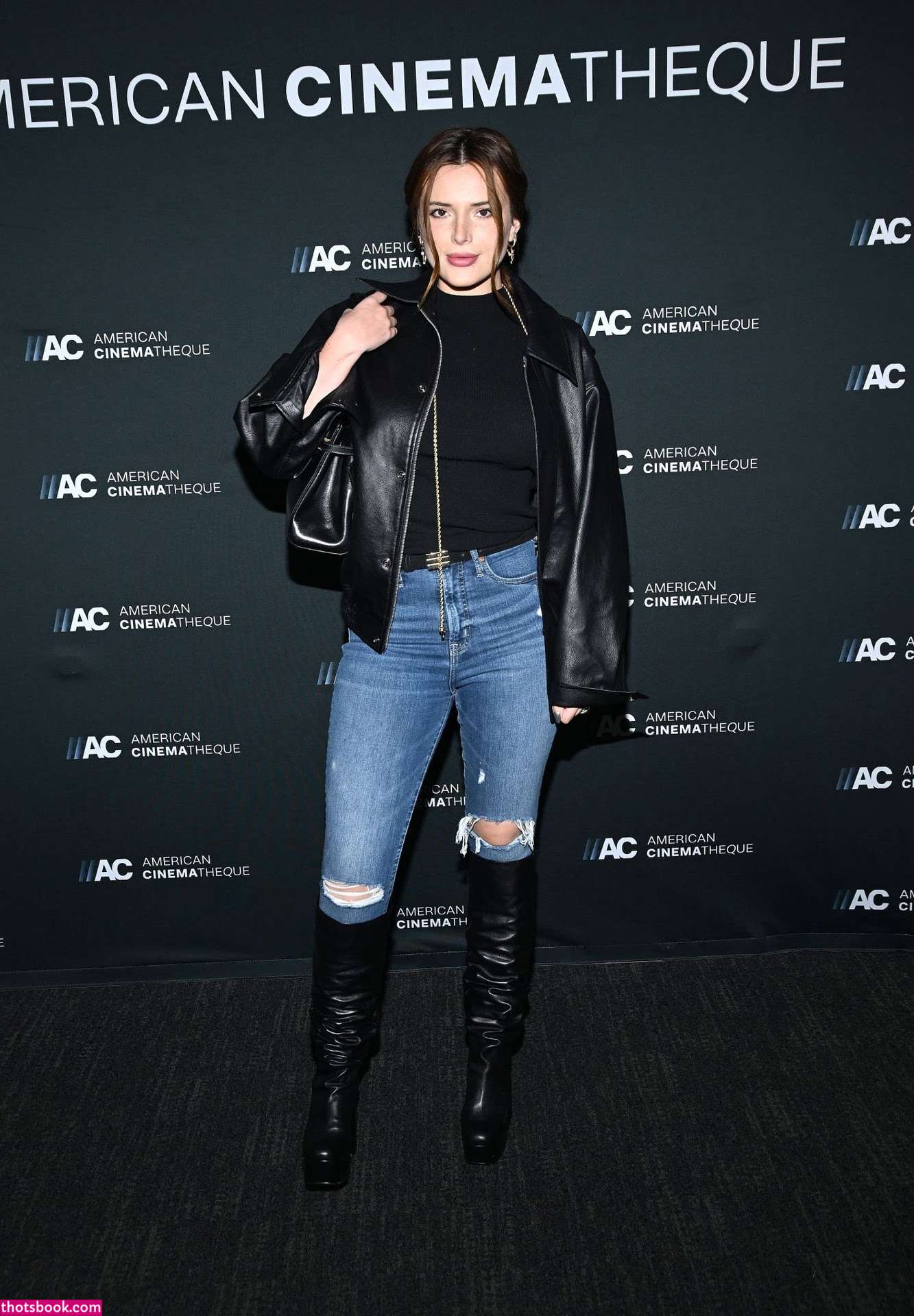 Bella Thorne Photo #291