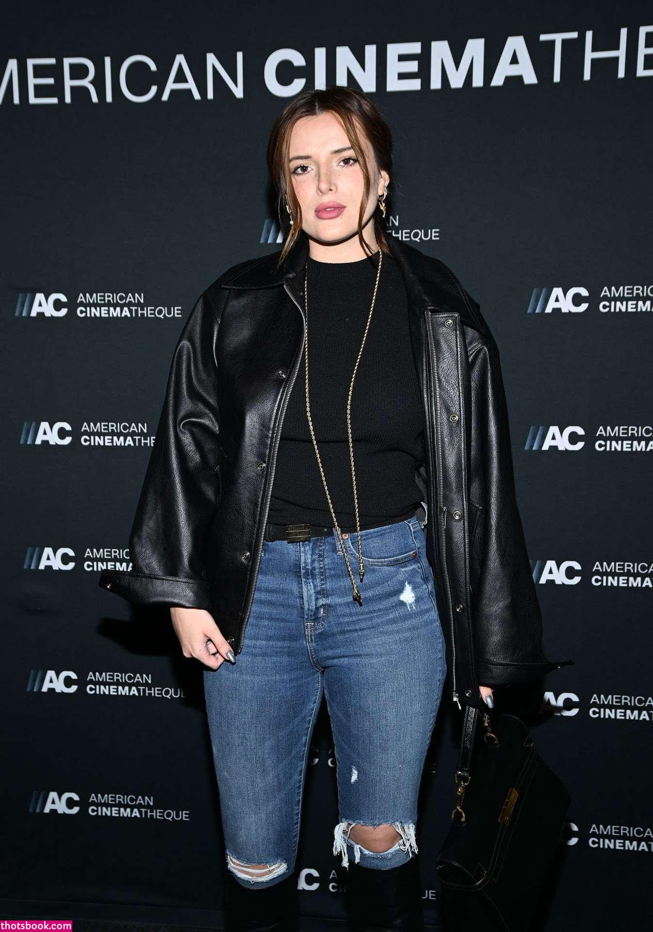 Bella Thorne Photo #293