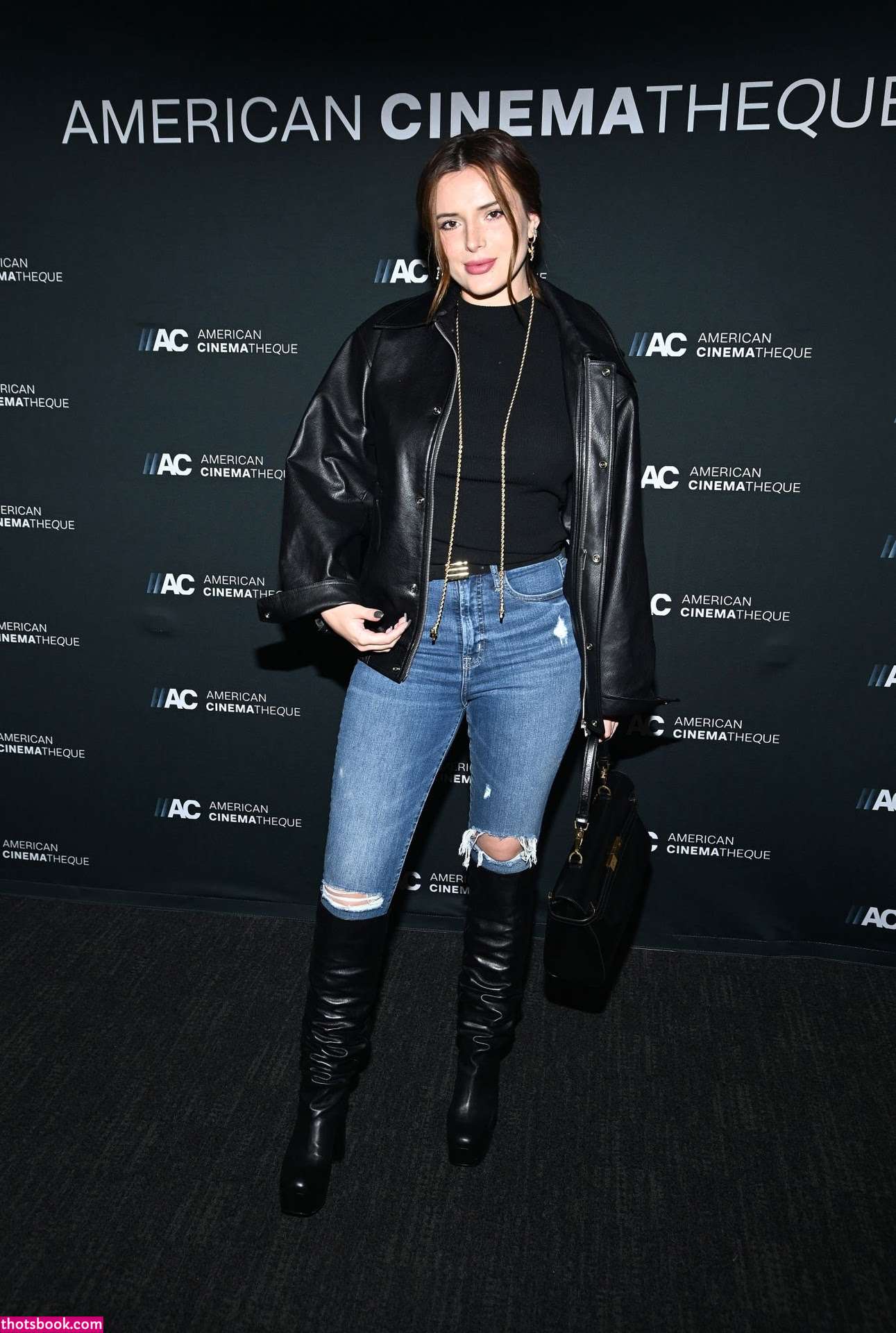 Bella Thorne Photo #297