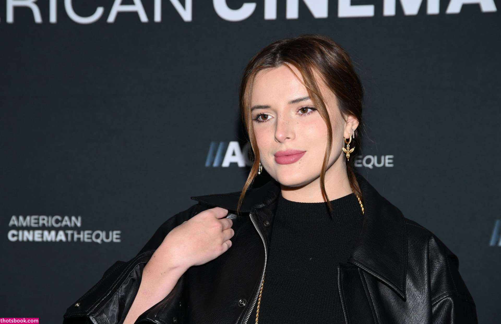 Bella Thorne Photo #301