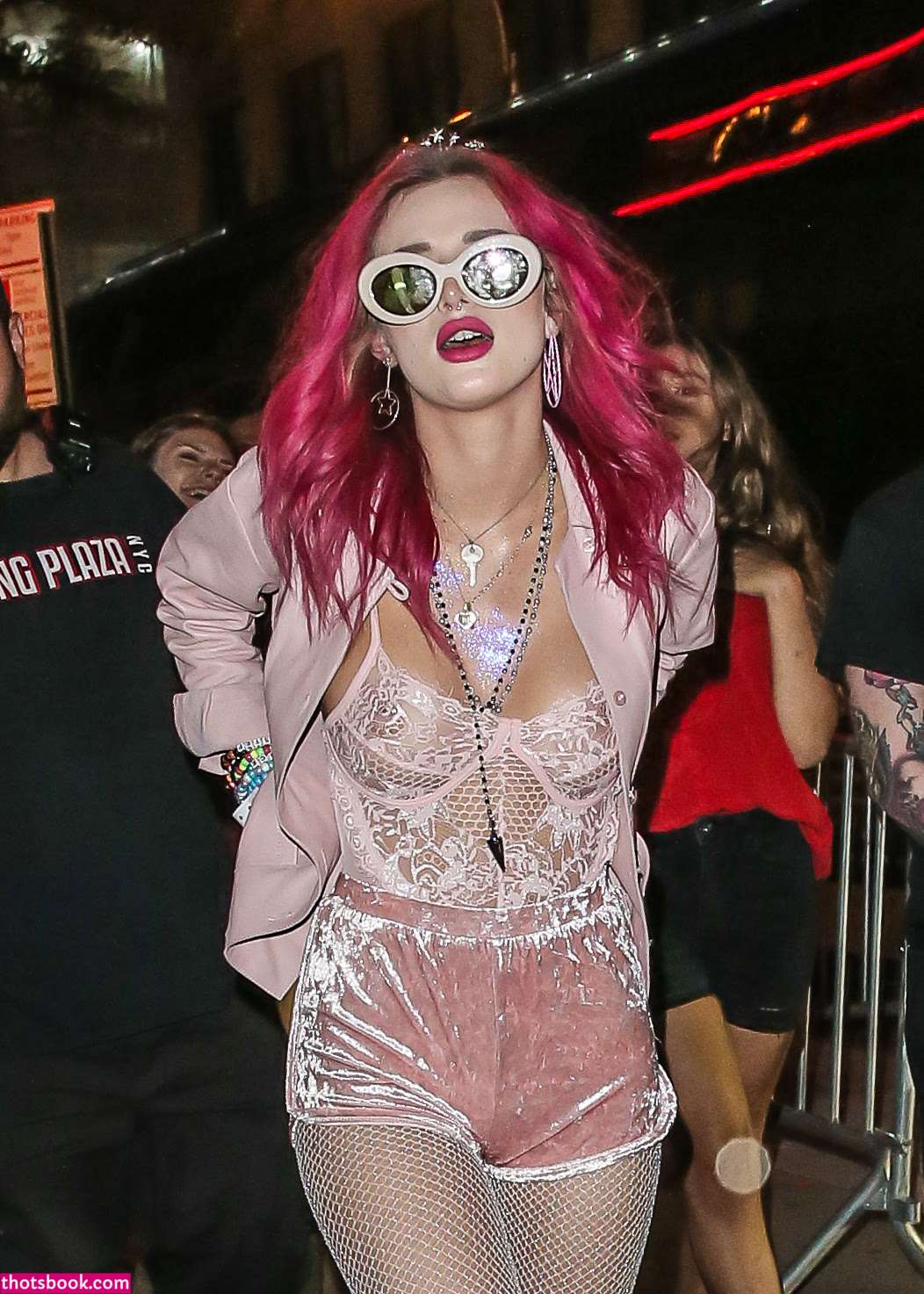 Bella Thorne Photo #338