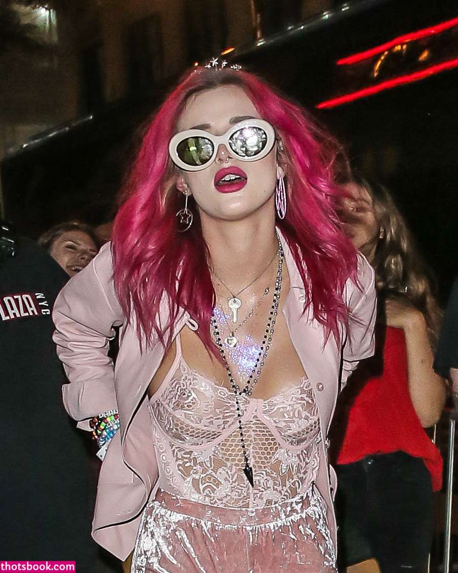 Bella Thorne Photo #339
