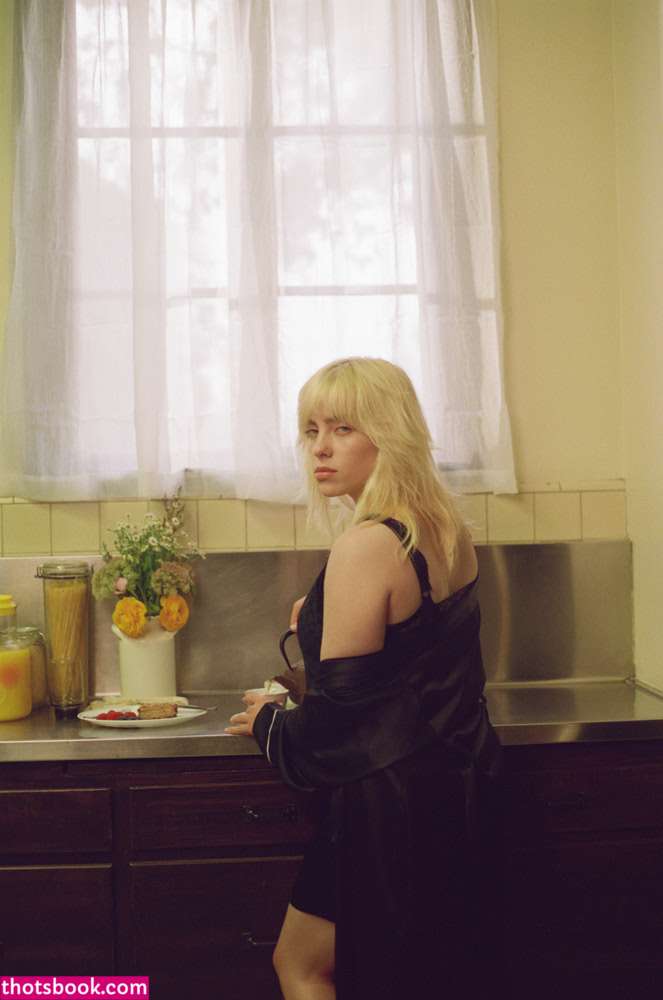 Billie Eilish Photo #98