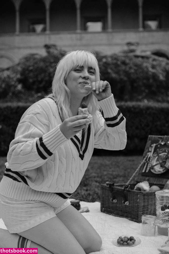 Billie Eilish Photo #157