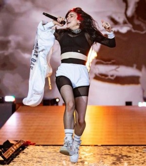 Billie Eilish Post #26