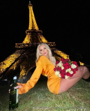 Tana Mongeau Photo #164