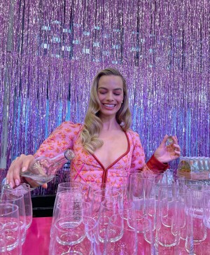 Margot Robbie Photo #7