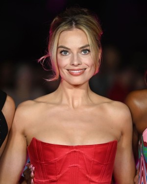 Margot Robbie Post #3