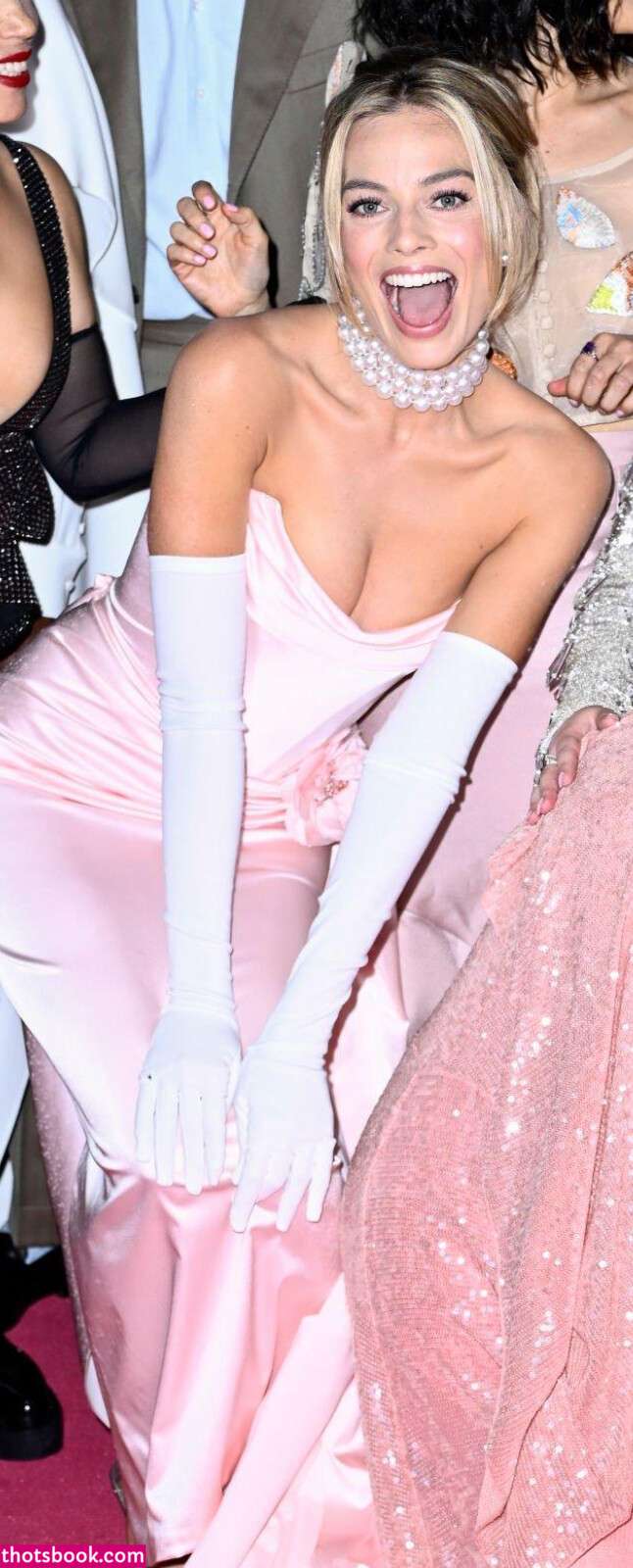 Margot Robbie Photo #23