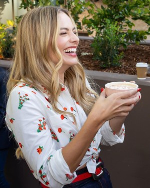Margot Robbie Post #9