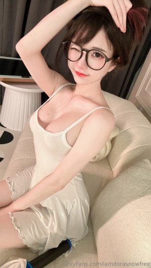 Sally Dorasnow Photo #229