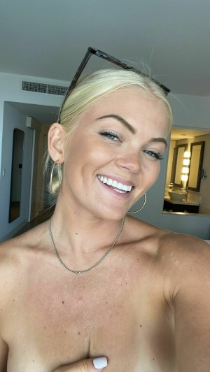 Nellie Cronen Photo #51