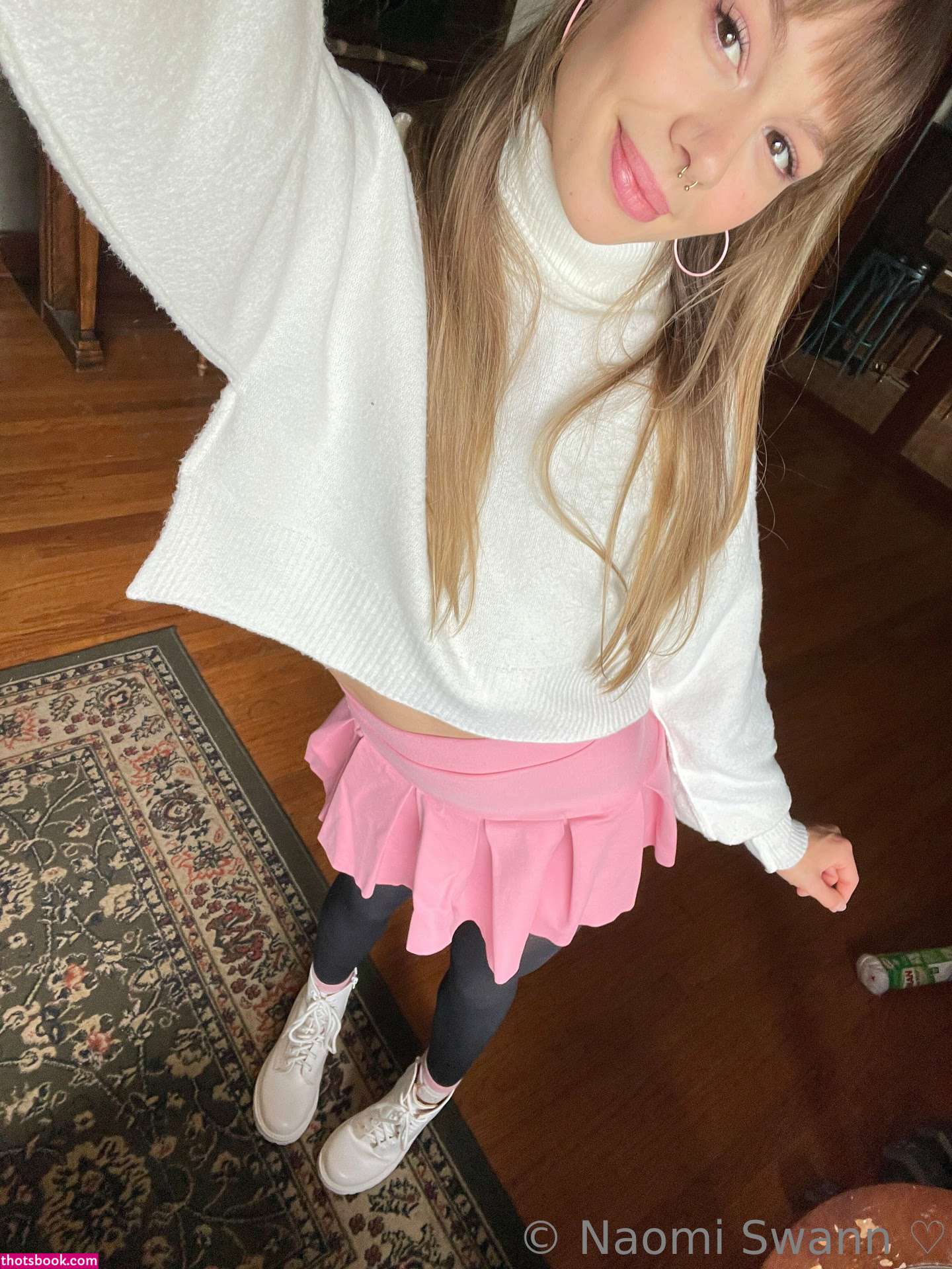 Naomi Swann Photo #44