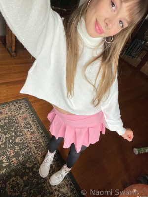 Naomi Swann Photo #44