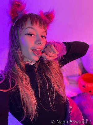 Naomi Swann Photo #46