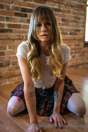 Naomi Swann Photo #82