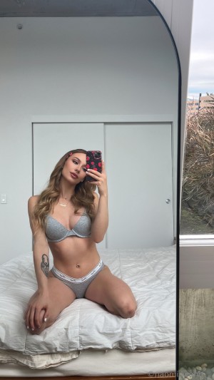 Naomi Swann Photo #129