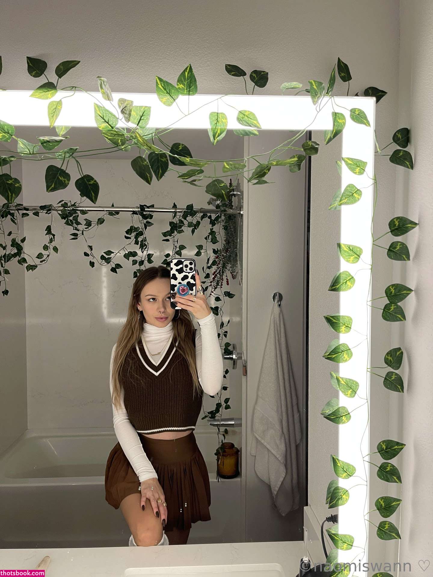 Naomi Swann Photo #144