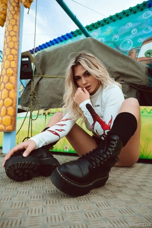 Daniela Cnt Post #15