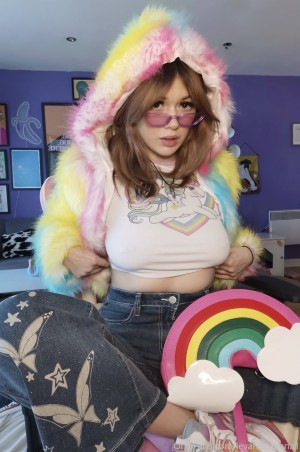 Levana Banana Photo #66