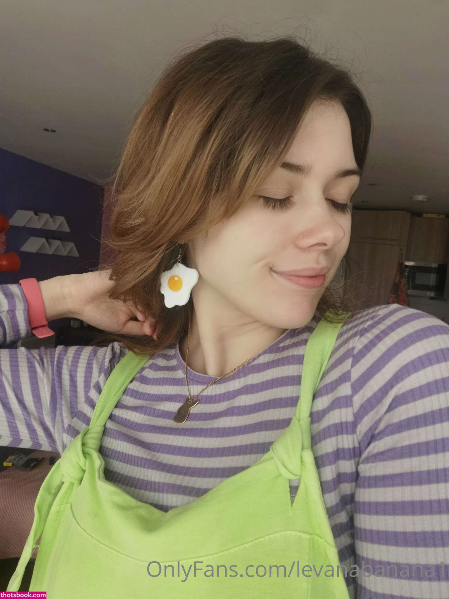 Levana Banana Photo #115