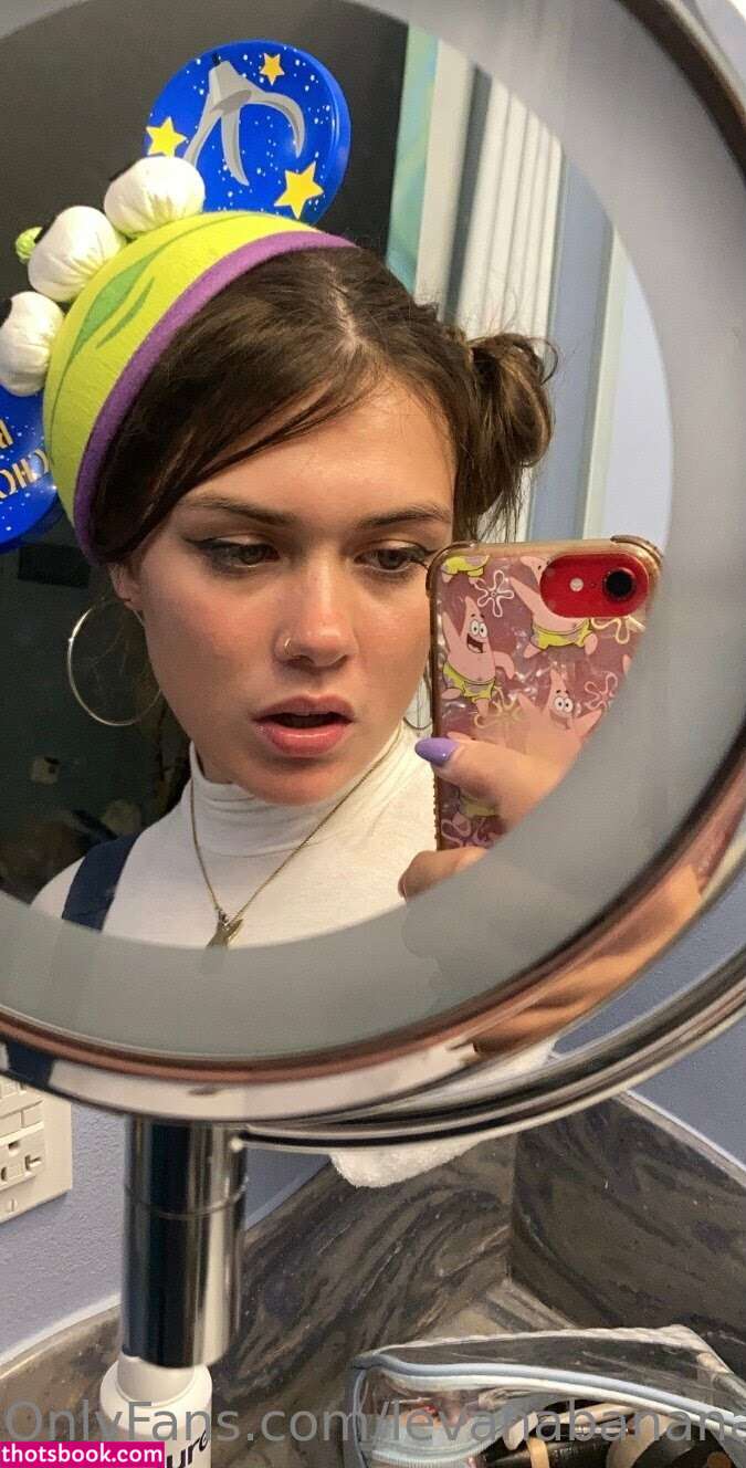 Levana Banana Photo #163