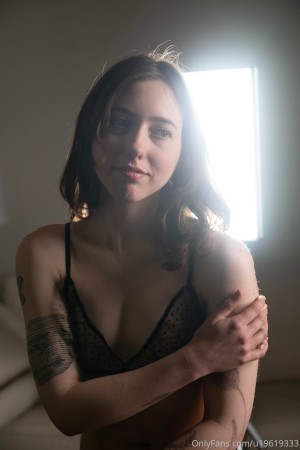 lovecharlaine Photo #16