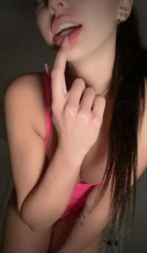 Ellie Vandeel Photo #31