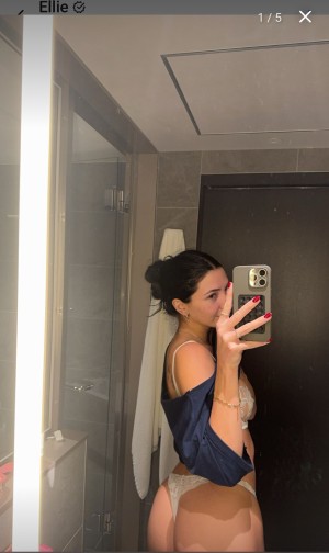 Ellie Vandeel Photo #39