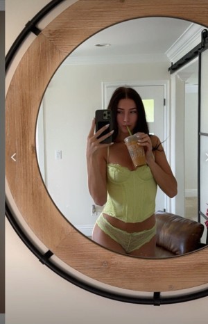 Ellie Vandeel Photo #65