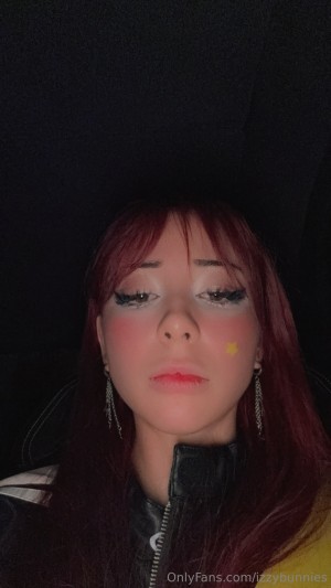 Izzybunnies Photo #1382